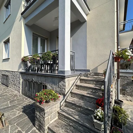 Rajmonda Apartamento *