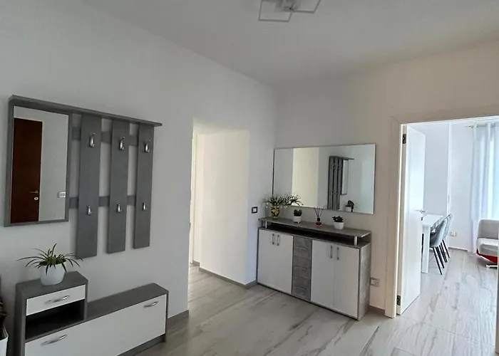 Rajmonda Apartamento *