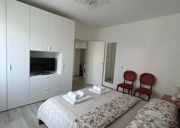 Rajmonda Apartamento *