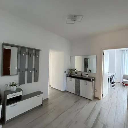 Rajmonda Appartement *